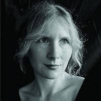 Profile Image for Samantha Harvey.